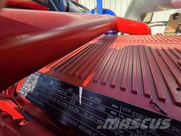 Peterbilt 589 Prime Movers