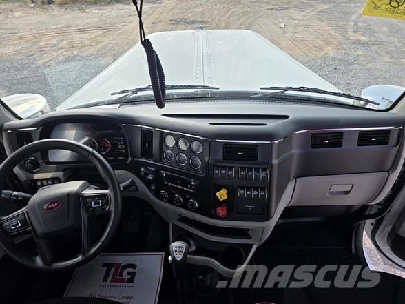 Peterbilt 589 Prime Movers