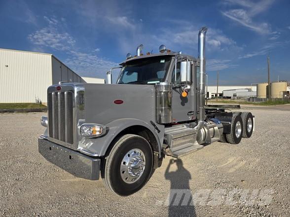 Peterbilt 589 Prime Movers