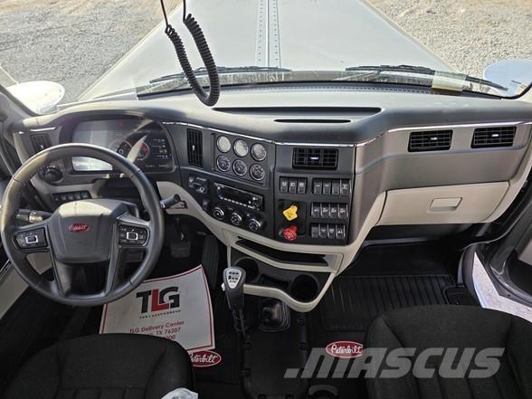 Peterbilt 589 Prime Movers