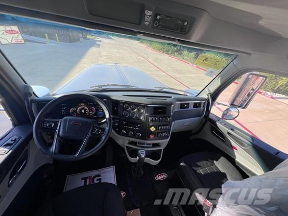 Peterbilt 589 Prime Movers