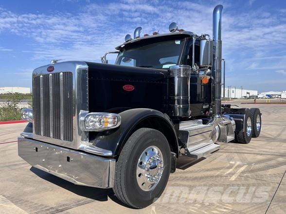 Peterbilt 589 Prime Movers