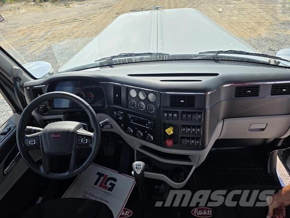 Peterbilt 589 Prime Movers