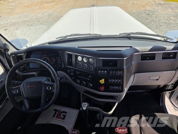 Peterbilt 589 Prime Movers