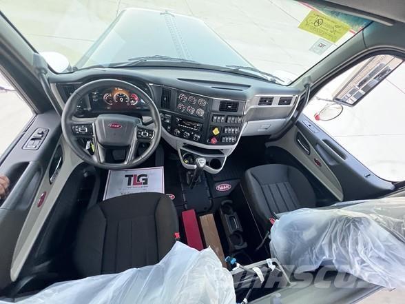 Peterbilt 589 Prime Movers