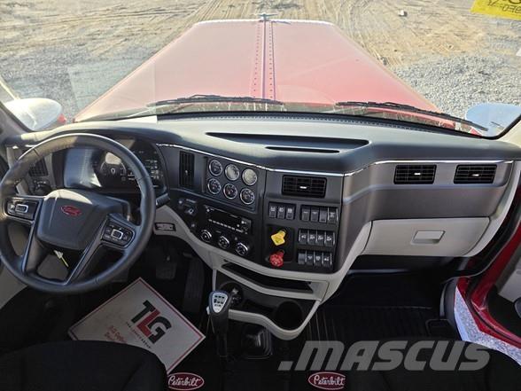 Peterbilt 589 Prime Movers
