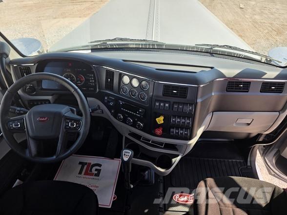 Peterbilt 589 Prime Movers