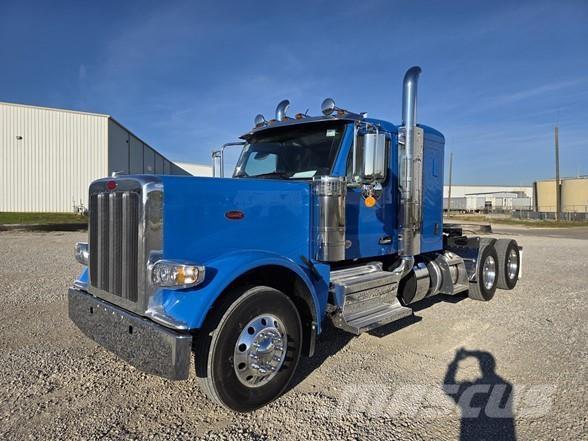 Peterbilt 589 Prime Movers