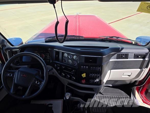 Peterbilt 589 Prime Movers