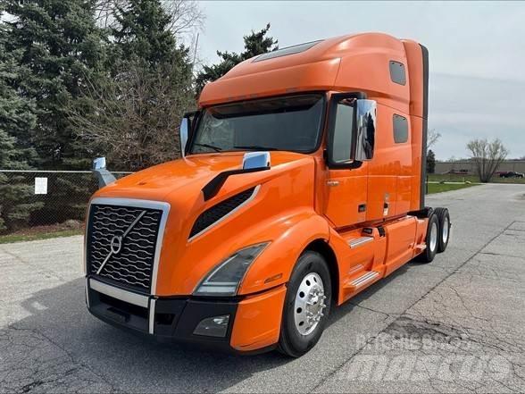 Volvo VNL42T760 Prime Movers