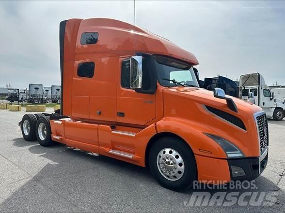 Volvo VNL42T760 Prime Movers