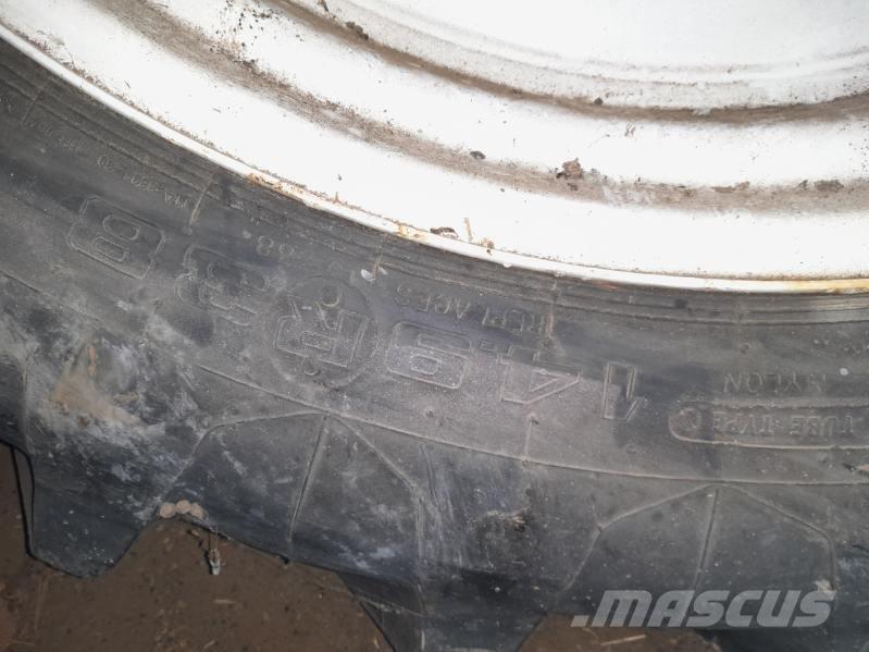  - - - 14,9x38 Tyres, wheels and rims