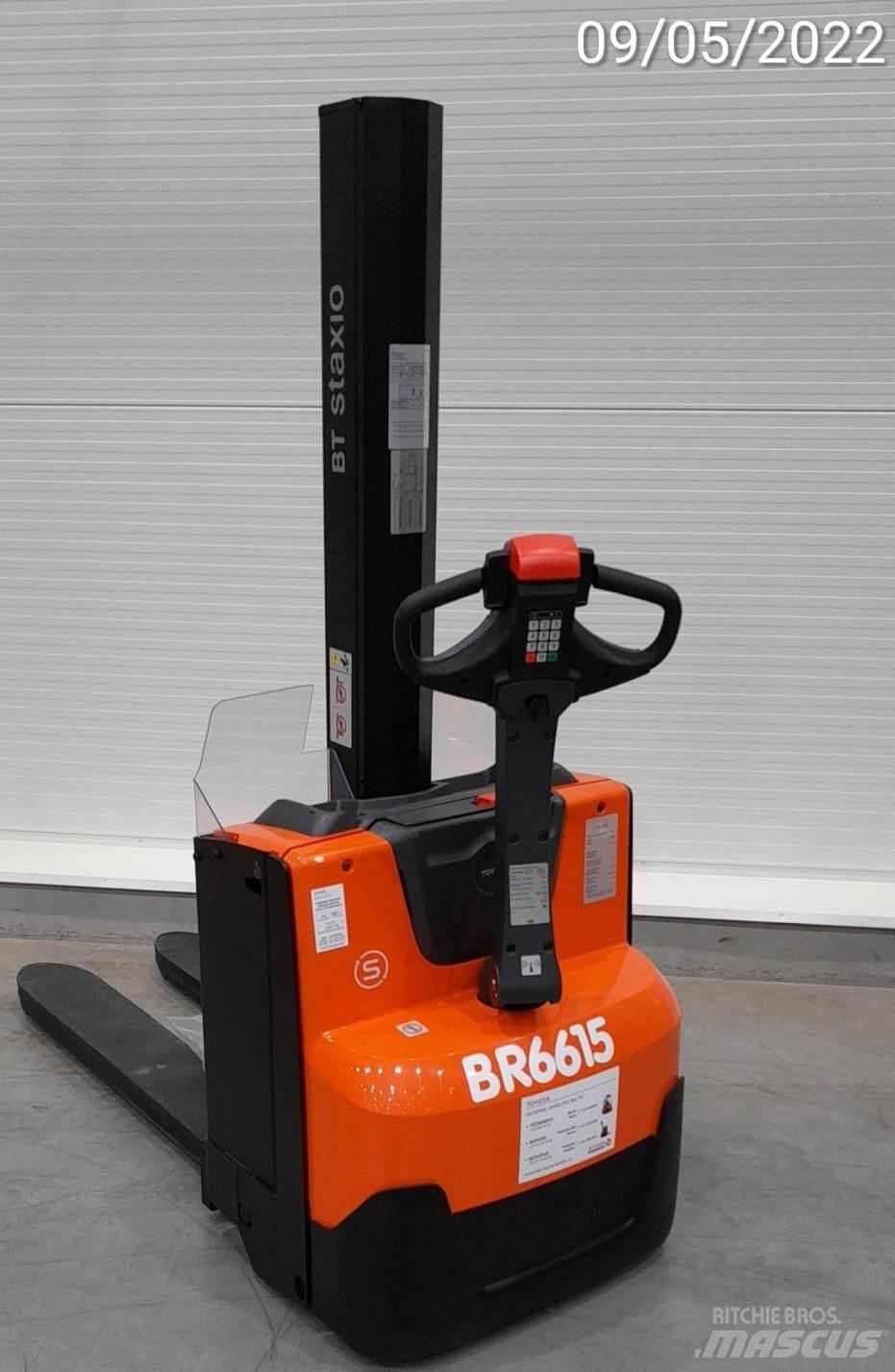 BT SWE080L Pedestrian stacker