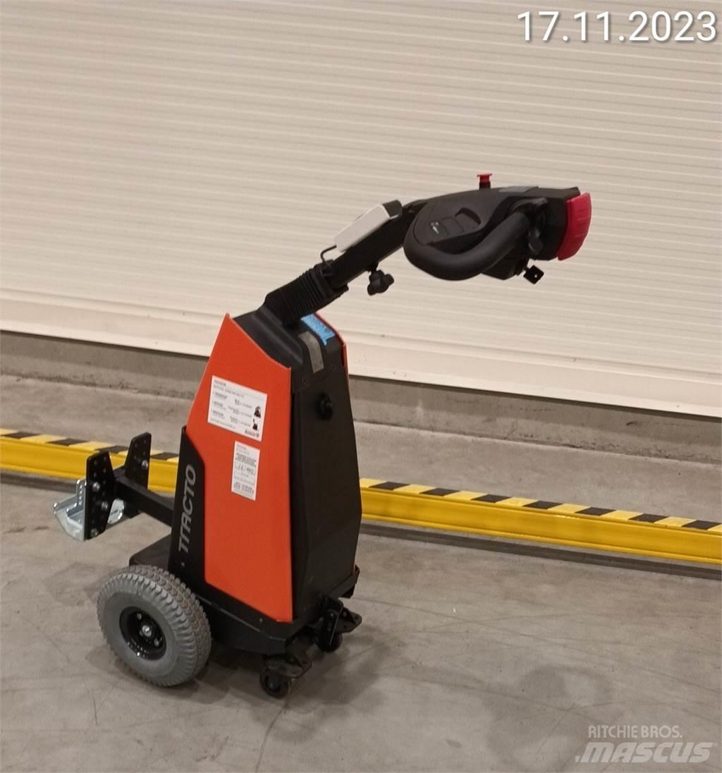 BT TWE120 LI-ION Tow truck