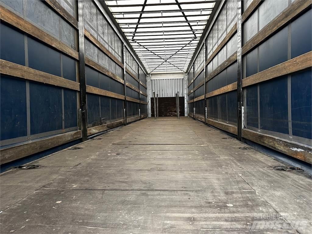 Kässbohrer , Curtain sider semi-trailers