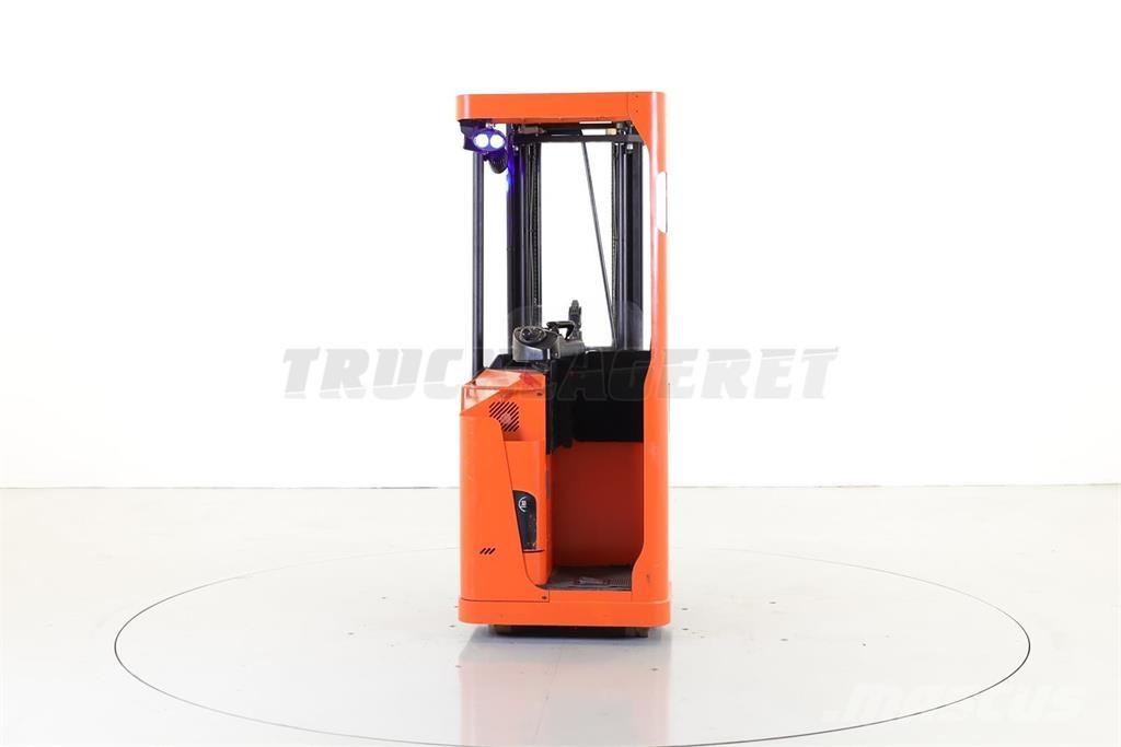 BT SSE 135 Self propelled stackers