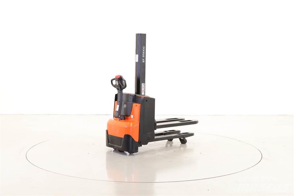 BT SWE-080-L Pedestrian stacker