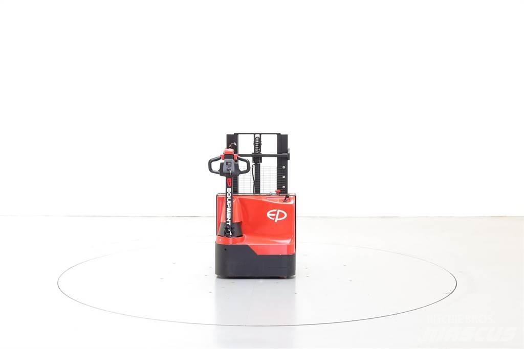 EP ES15-15ES Pedestrian stacker