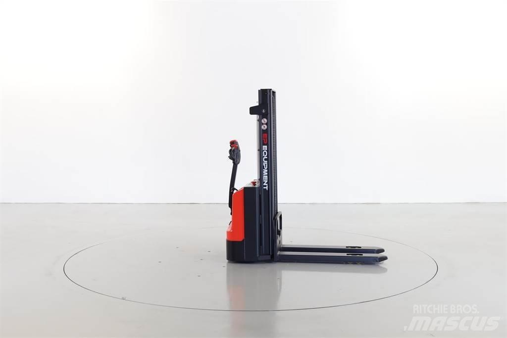 EP ES15-15ES Pedestrian stacker