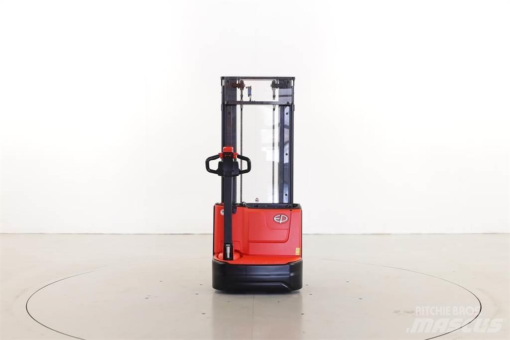EP ESA121 Pedestrian stacker