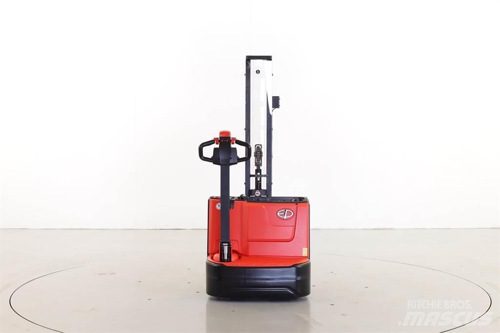 EP ESA121-M Pedestrian stacker