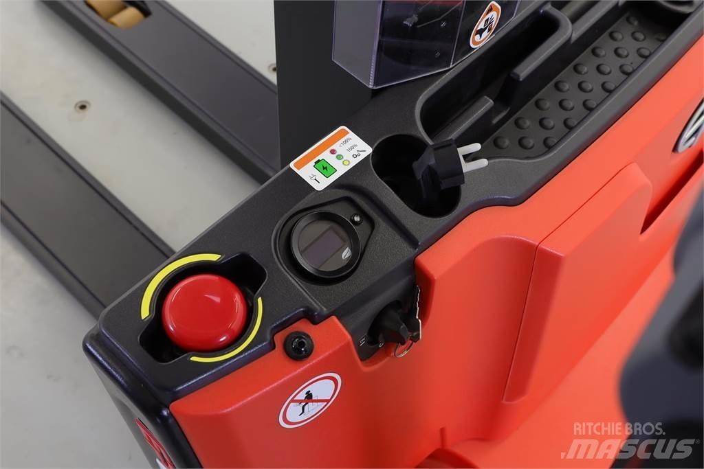 EP ESA121-M Pedestrian stacker