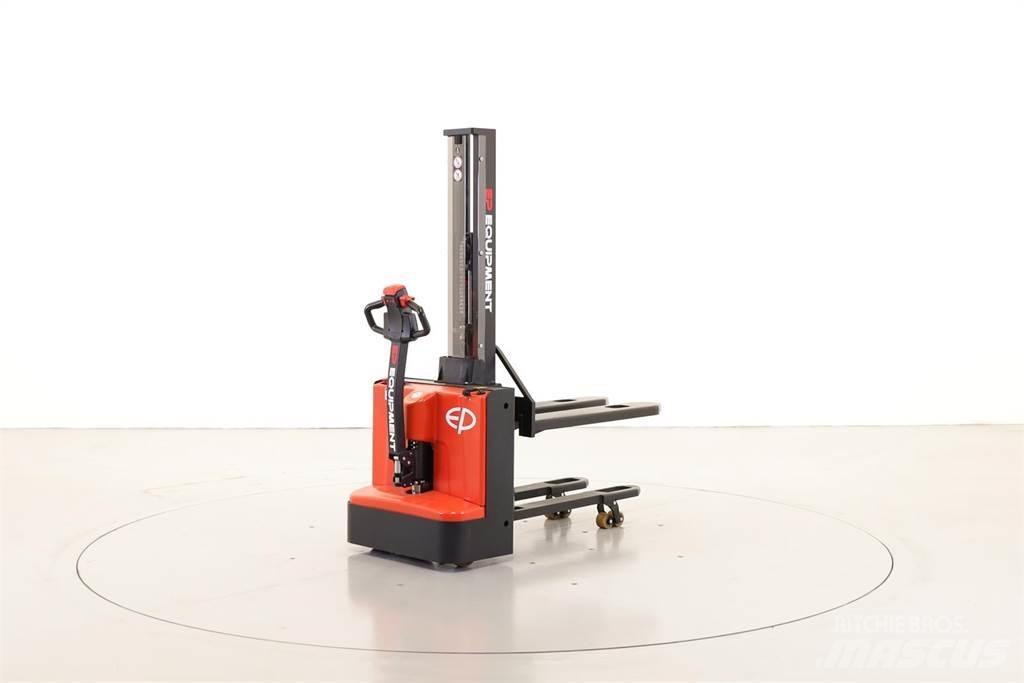 EP ESi161 Li-ion Pedestrian stacker