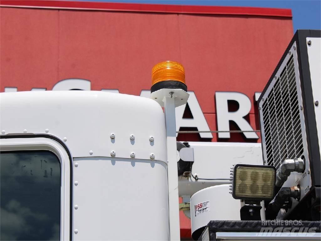 Kenworth T370 Truck mounted cranes