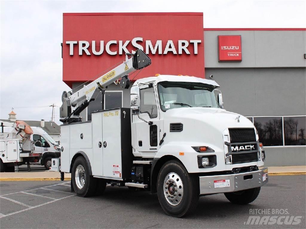 Mack MD6 Municipal / general purpose vehicles
