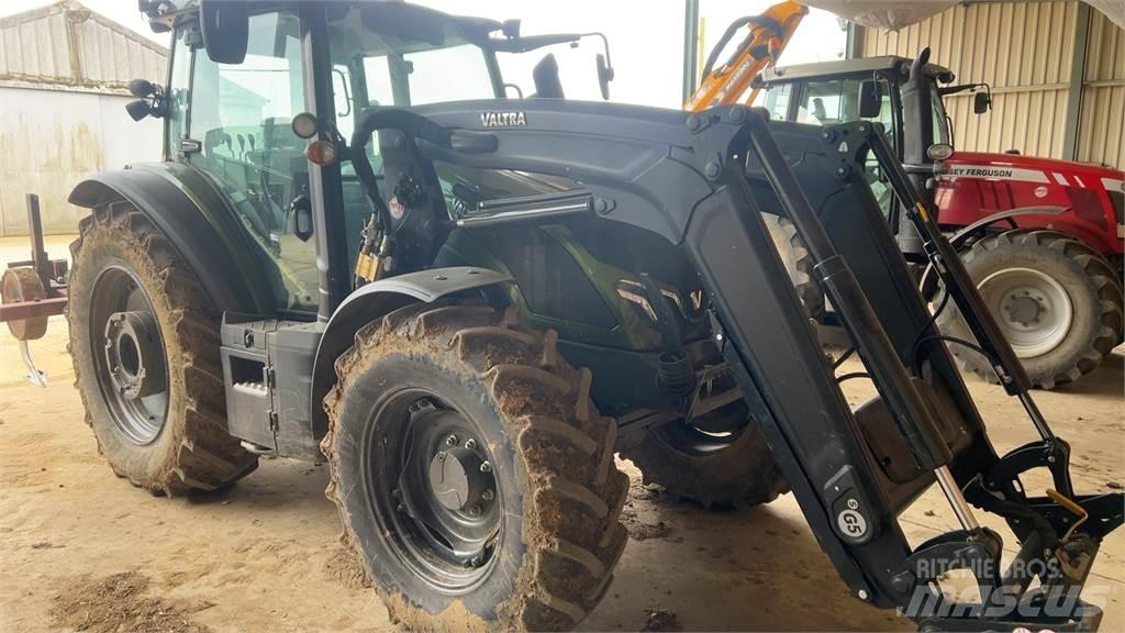 Valtra G135A Tractors