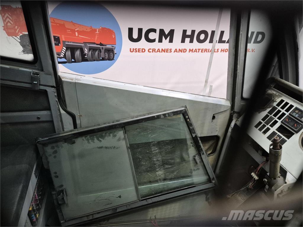  C.T.2 upper cabin Cabins and interior