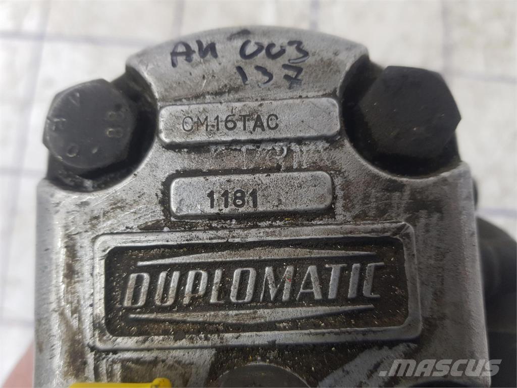  Duplomatic gear pump Crane parts and equipment