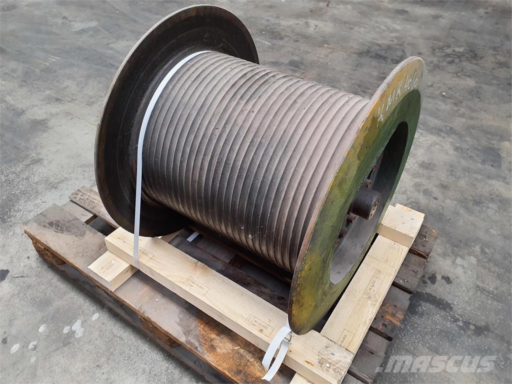 Krupp KMK 4060 winch Crane parts and equipment