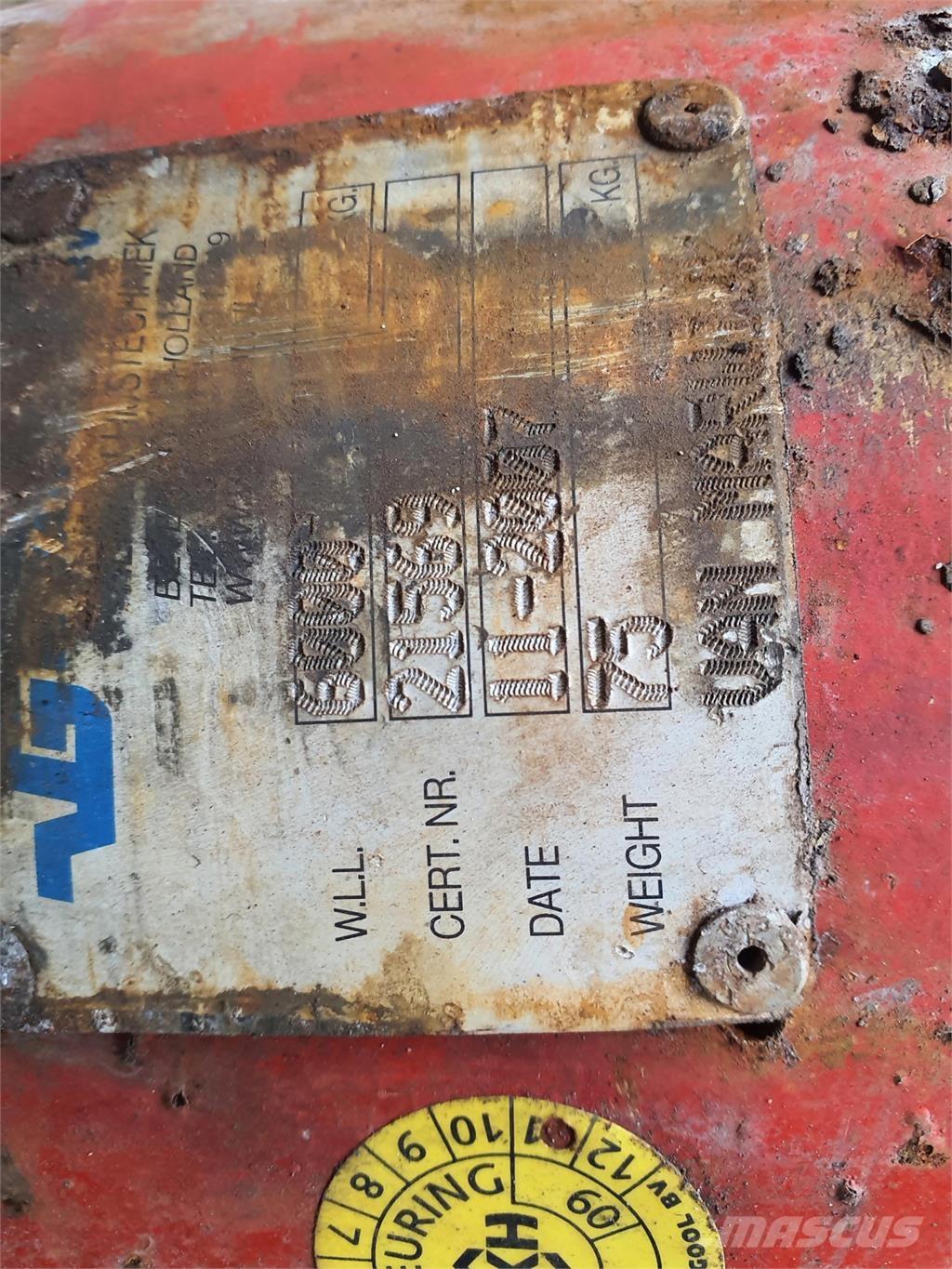 Liebherr Hookball 6T Crane parts and equipment