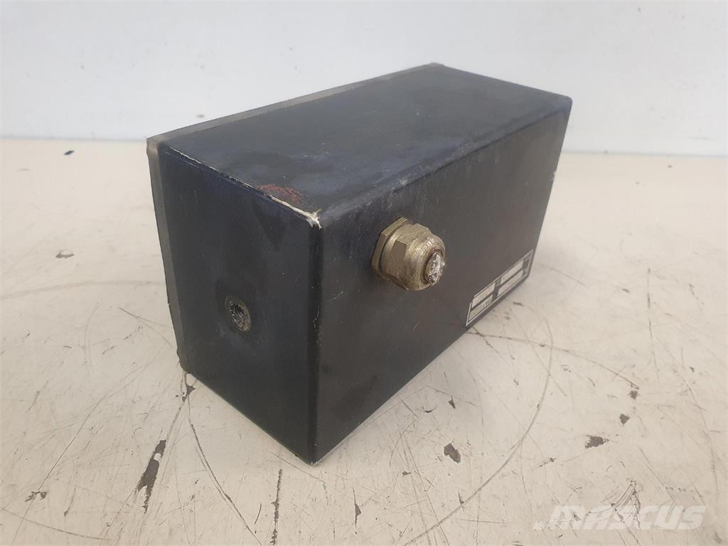  PAT LMB display Crane parts and equipment