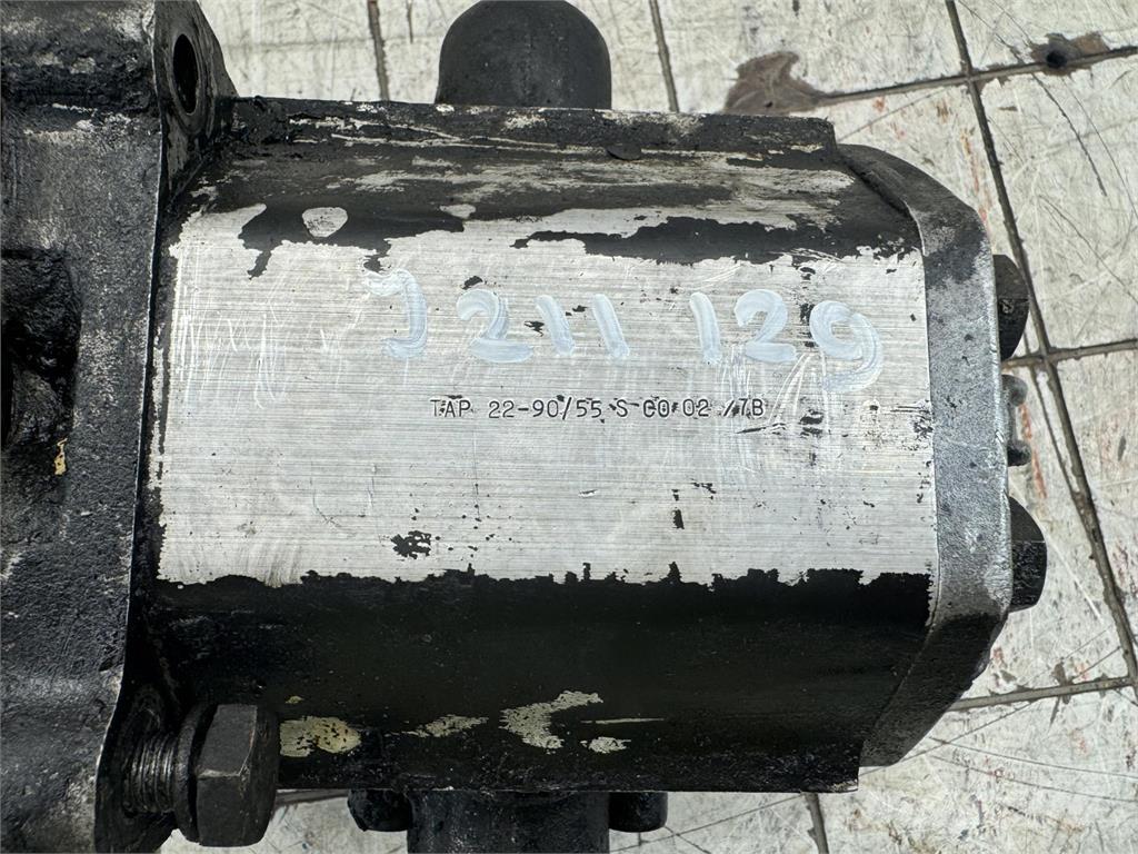  Sunderland gear pump Crane parts and equipment