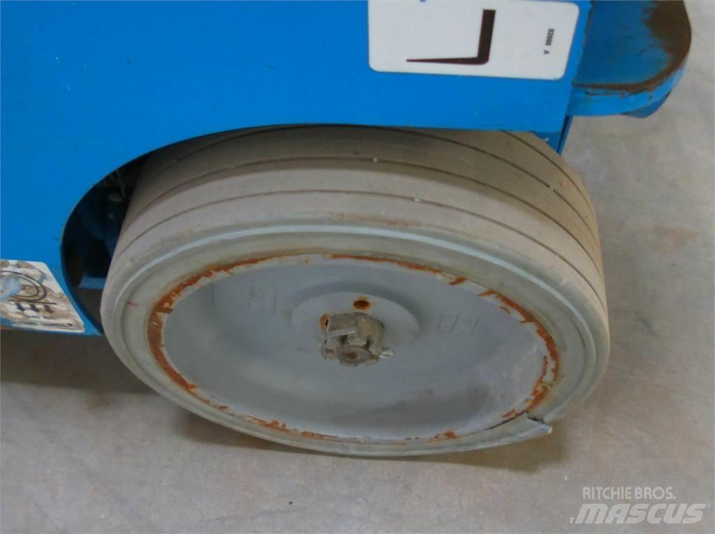 Genie GRC12 Used Personnel lifts and access elevators