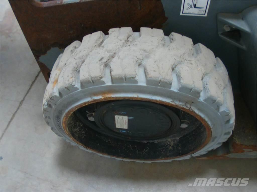 Haulotte STAR 10 Used Personnel lifts and access elevators