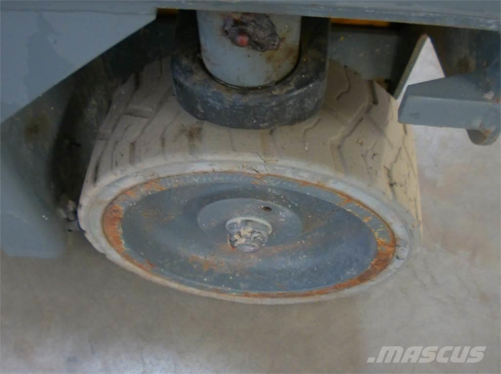 Haulotte STAR8S Used Personnel lifts and access elevators