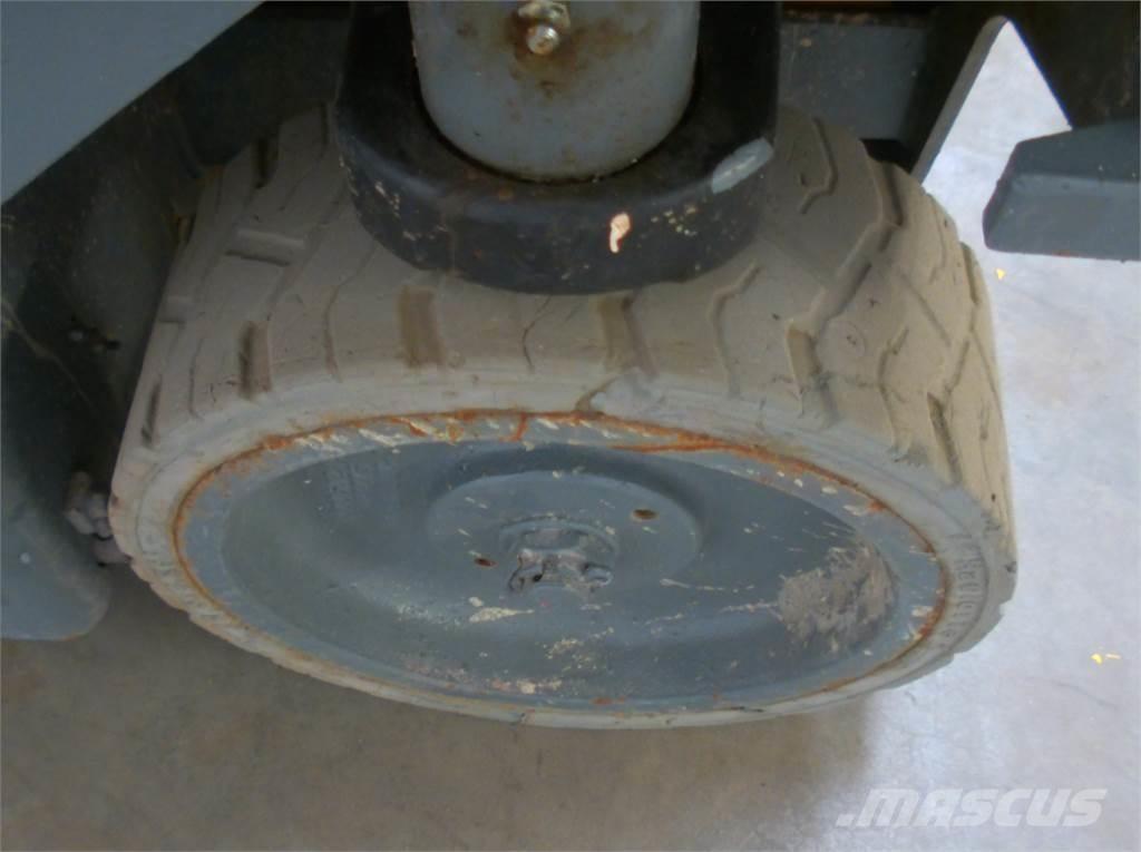 Haulotte STAR8S Used Personnel lifts and access elevators