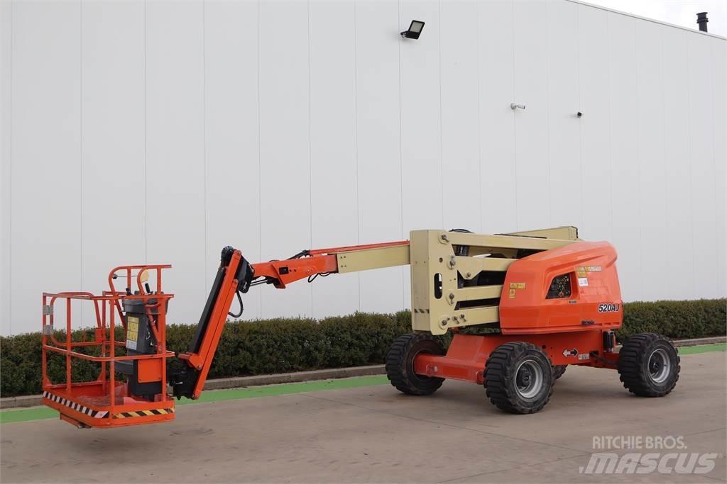 JLG 520AJ Articulated boom lifts