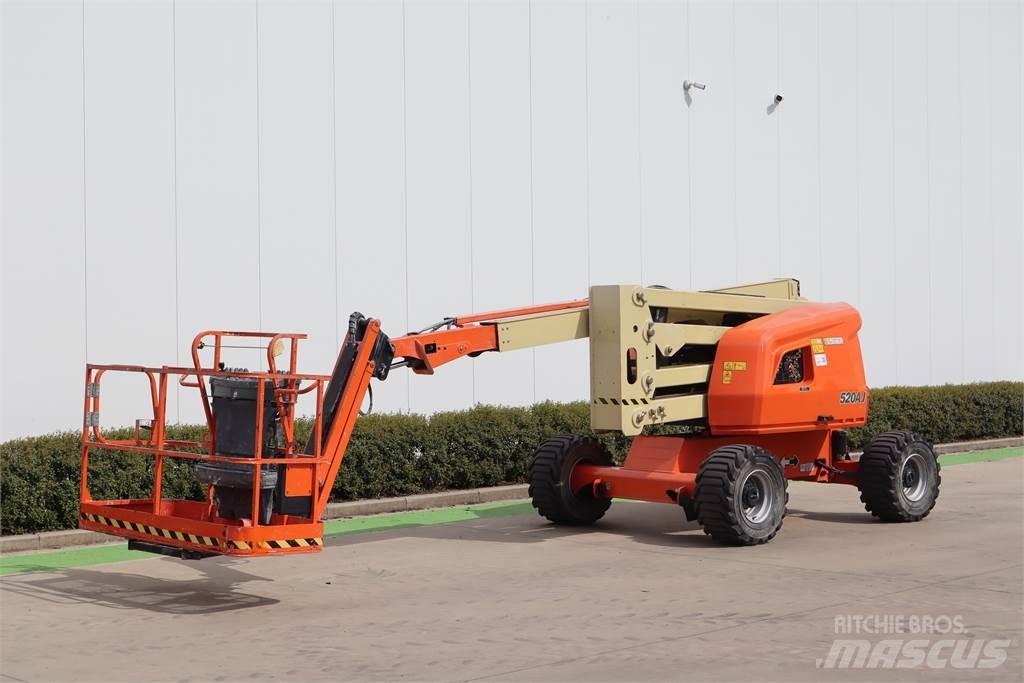 JLG 520AJ Articulated boom lifts