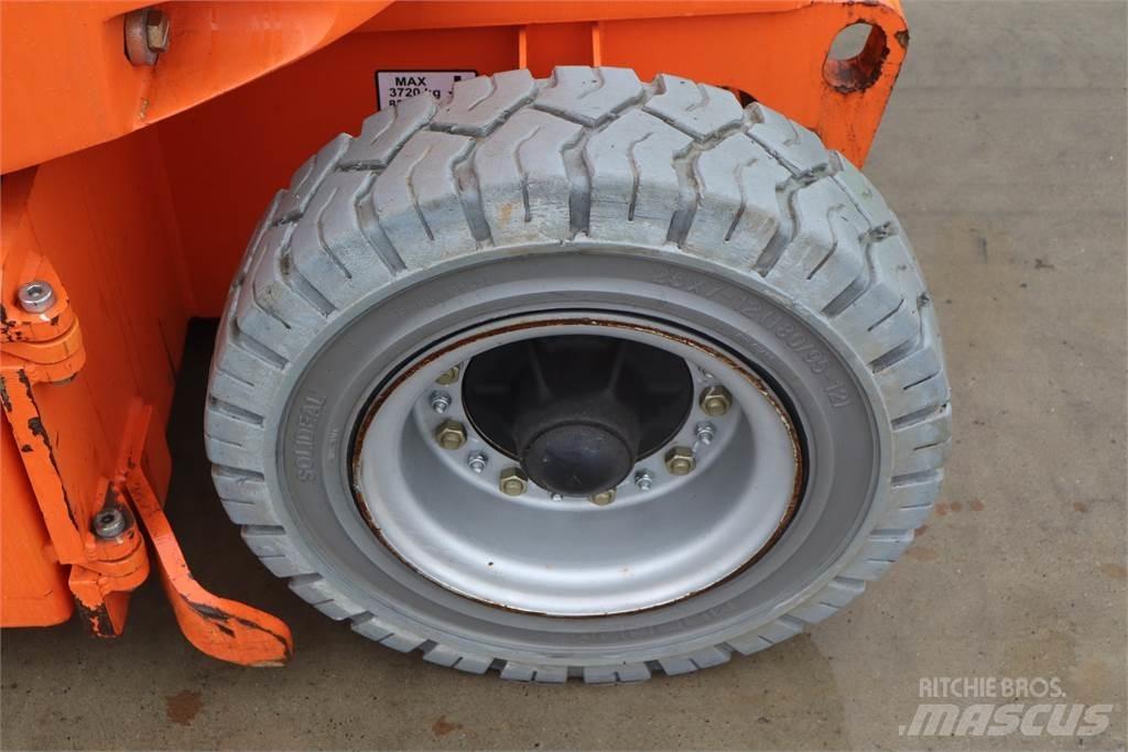 JLG E300AJP Articulated boom lifts