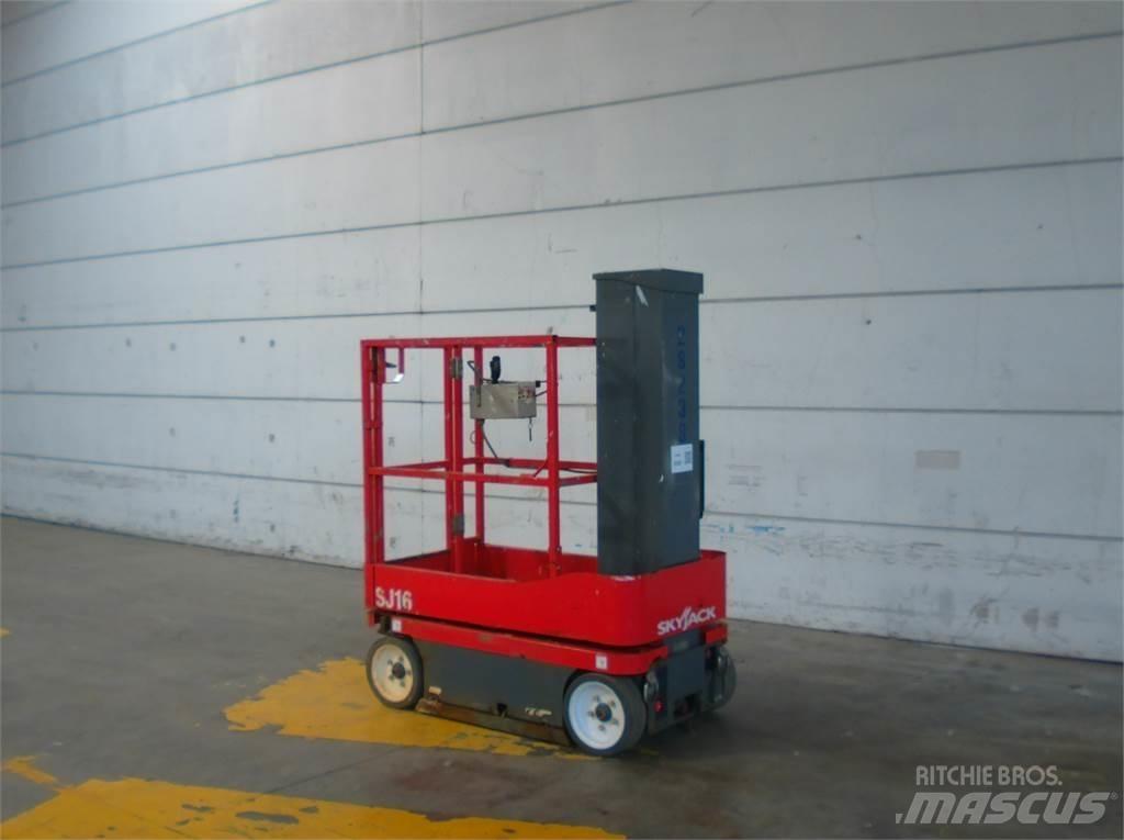 SkyJack SJ16 Used Personnel lifts and access elevators