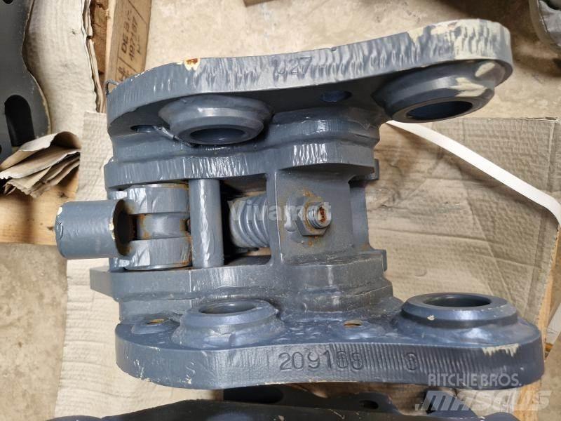 Kubota U27 Quick connectors