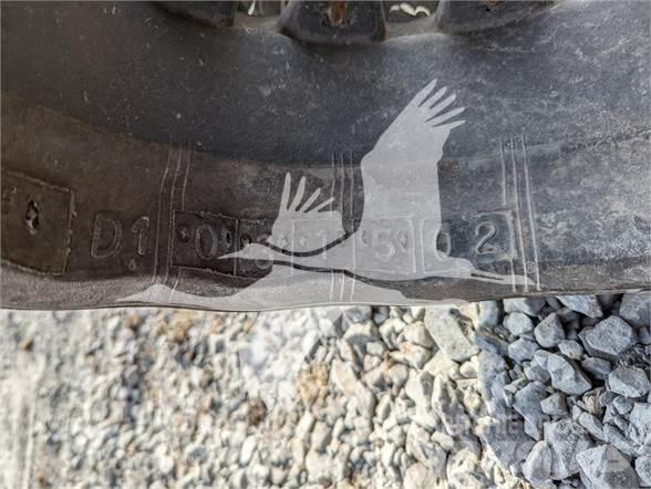 Bobcat  Tracks, chains and undercarriage