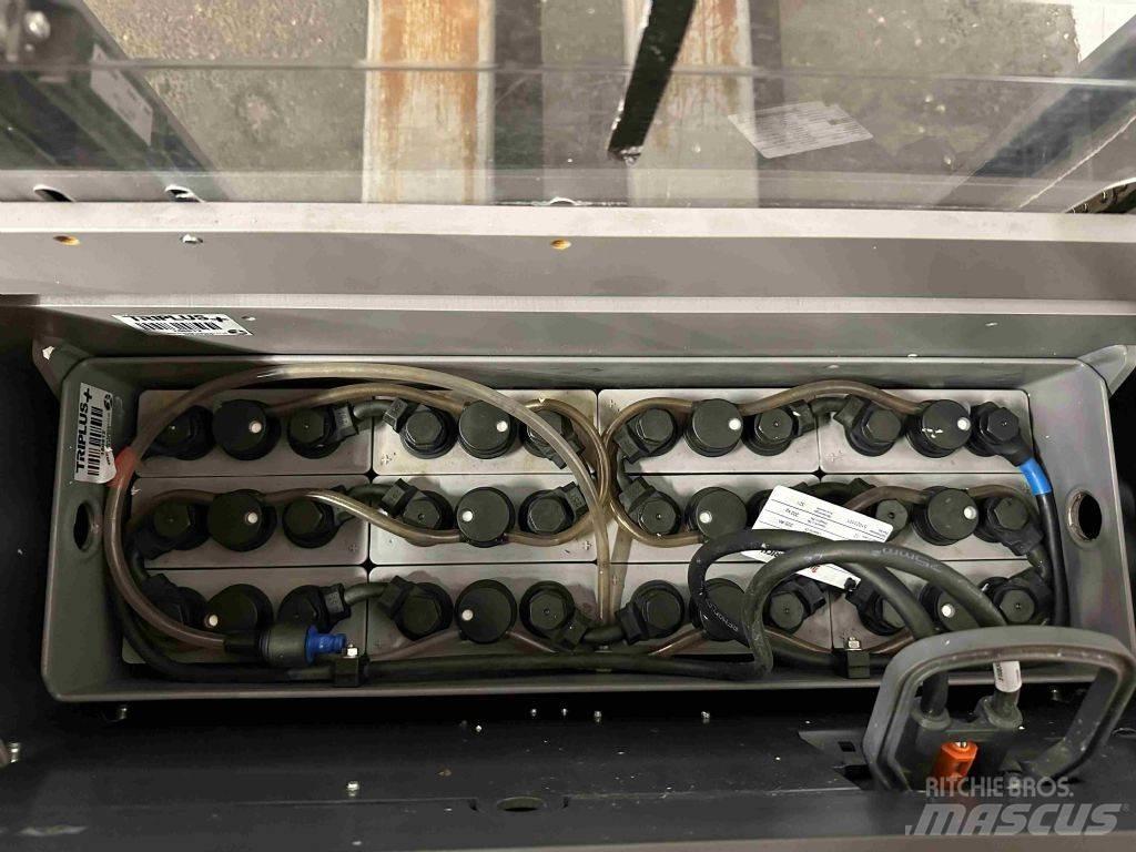 Jungheinrich EJC 216 Pedestrian stacker