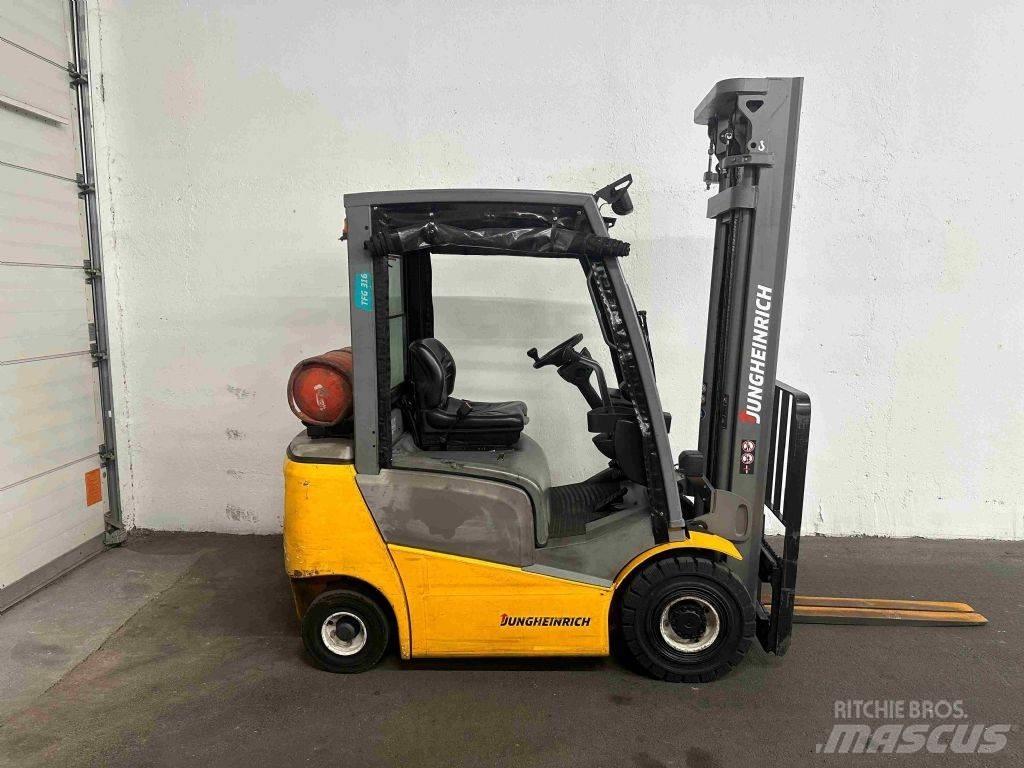 Jungheinrich TFG 316 LPG trucks