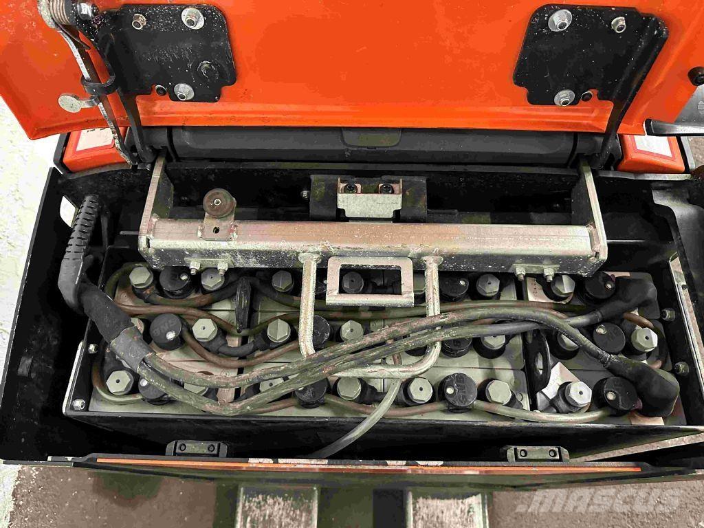 Toyota LPE 200 Low lifter