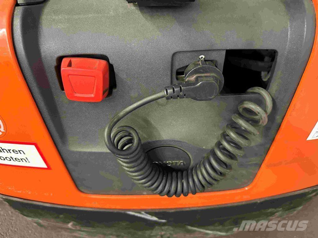 Toyota LWE 130 Low lifter